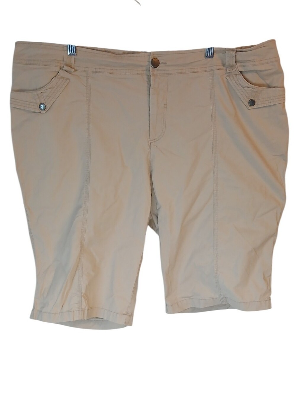 Avenue Khaki Shorts Size 22
